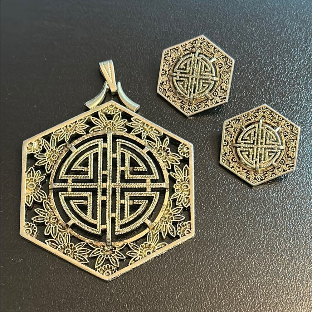 Vintage Sarah Cov Asian Tea House Large Pendant & Clip-on Earrings #120 gold SC